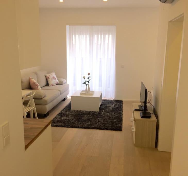 New Apartment - 10 Min Downtown Відень Екстер'єр фото