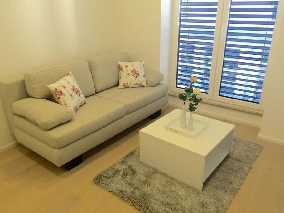 New Apartment - 10 Min Downtown Відень Екстер'єр фото