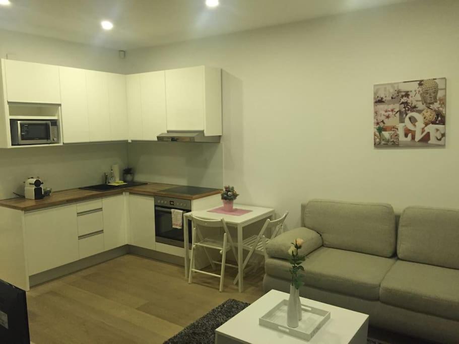 New Apartment - 10 Min Downtown Відень Екстер'єр фото