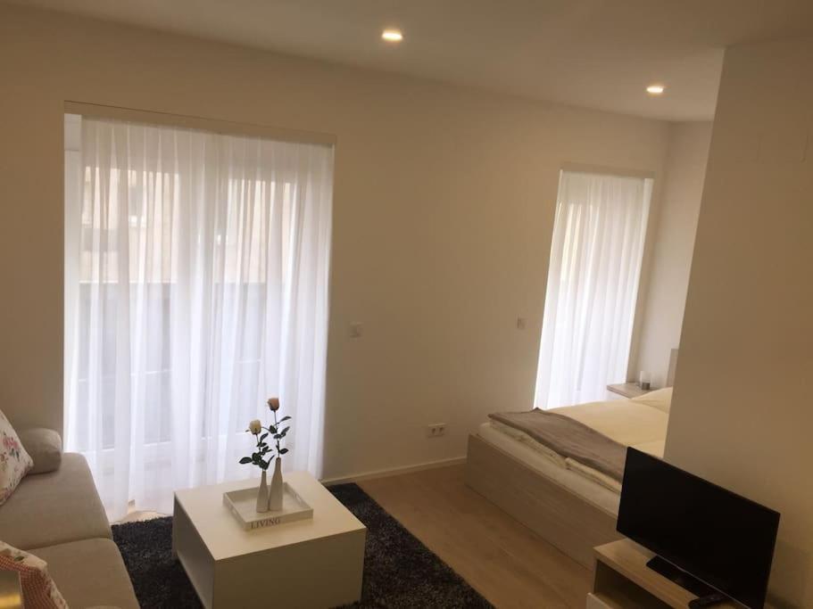 New Apartment - 10 Min Downtown Відень Екстер'єр фото